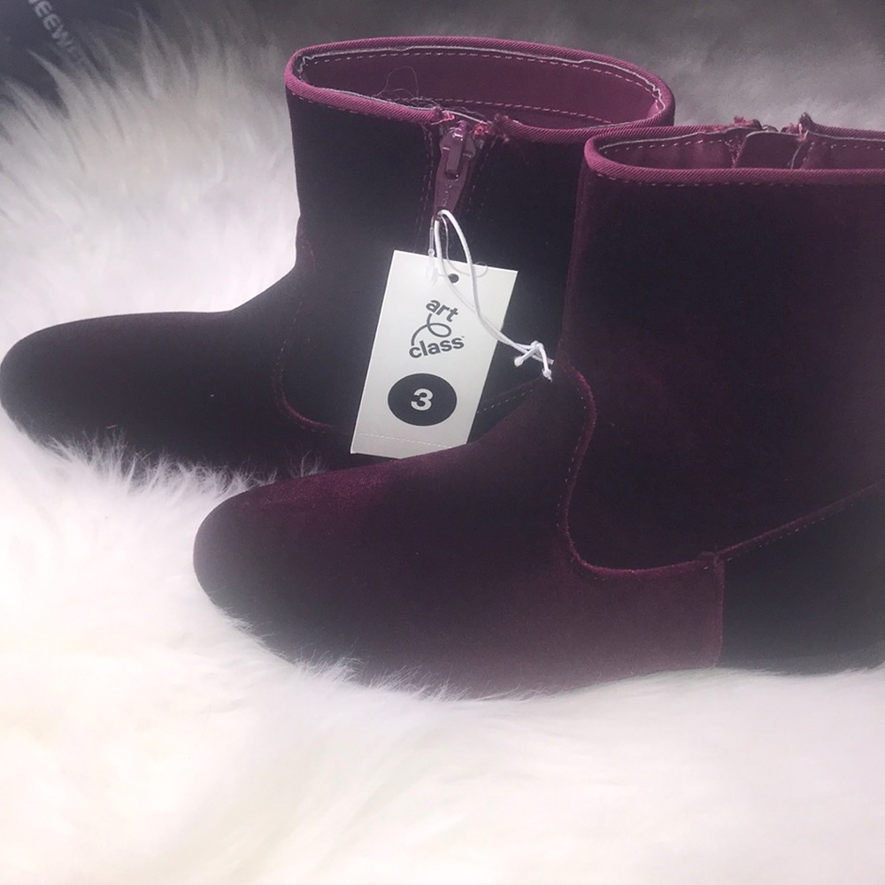 Velvet little girl boots in Magenta Sz: 3